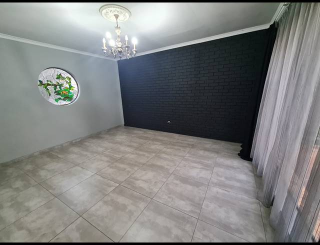 4 BEDROOM HOUSE FOR SALE IN SONNEVELD